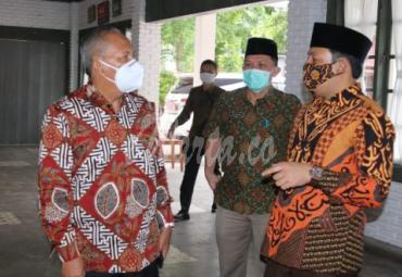 Wakil Walikota Lubuk Linggau saat ditemani Plt Walikota Bengkulu Dedy Wahyudi