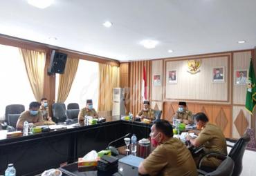 ekretaris daerah Provinsi Bengkulu Hamka Sabri pimpin Rapat Kerja Forum Sekretaris Daerah Seluruh Indonesia (FORSESDASI) Komisariat Wilayah (KOMWIL) Provinsi Bengkulu, di ruang rapat Rafflesia pemda Provinsi Bengkulu, Selasa (6/10). 