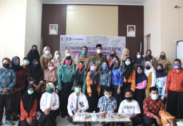 Pelatihan Mewarnai dan Memotif Kain Eco-printing Bagi Penyandang Disabilitas, di Aula Dinas Pemuda dan Olahraga Provinsi Bengkulu, Selasa (06/10).