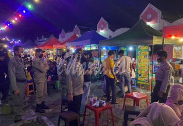 Aparat Kepolisian bersama Forkopimda Lutra menyisir sejumlah Cafe dan Warkop