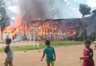 Kebakaran salah satu rumah di Pondok Kopi, Mukomuko, Sabtu (24/10/20) 