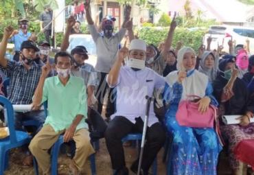 Helmi melakukan kunjungan silaturahmi sekaligus kampanye di Kecamatan Lebong Utara Kabupaten Lebong Provinsi Bengkulu, Selasa (27/10/2020)