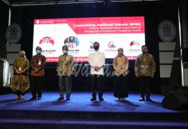 Menko Polhukam Mahfud MD dalam acara Penetapan dan Peluncuran Aplikasi Umum Bidang Kearsipan Dinamis dan Aplikasi Umum Bidang Pengaduan Pelayanan Publik di kantor Kemenpan RB, Jakarta, Selasa (27/10/2020).