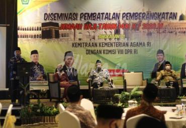 Diseminasi Pembatalan Pemberangkatan Jemaah Haji Tahun 1441 H / 2020 M angkatan ke VI  yang digelar Kanwil Kemenag Provinsi Nusa Tenggara Barat, di Lombok. 