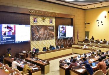 Suasana rapat dengar pendapat (RDP) Komisi II DPR RI bersama Bawaslu, KPU, dan Kemendagri di Gedung DPR/MPR RI Senayan, Jakarta, Kamis (26/11/2020)/foto: Reyn Gloria (Humas Bawaslu RI).