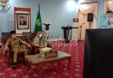 Upacara peringatan hari pahlawan secara daring (nonton dari tv), Selasa (10/11/2020) di balai kota.  “Di masa pandemi in