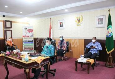 Sosialisasi dan Konsultasi Publik Rancangan Peraturan Pemerintah (RPP) Tentang Penyelenggaraan Perizinan Berusaha di Daerah” secara virtual, bertempat di Ruang VIP Pola Provinsi Bengkulu, Kamis (12/11).