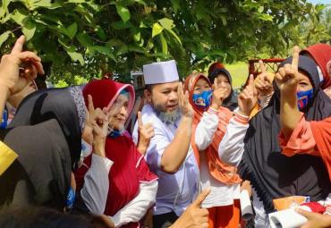 Helmi Hasan saat berkampanye di Pondok Kelapa