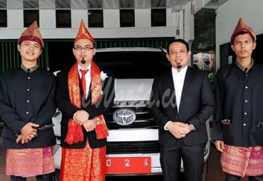 Warga yang menggunakan HD Oto