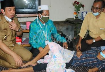 Dedy saat menjenguk Lina