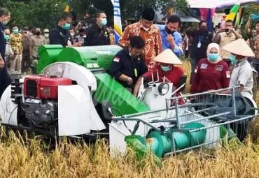 Mentan Bawa Bibit dan Alat Pertanian saat Kunker ke Seluma