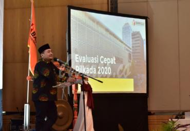 Anggota Bawaslu Mochammad Afifuddin memberikan arahan dalam Rakornas Evaluasi Hasil Pengawasan Pilkada 2020 di Malang, Jawa Timur, Minggu (20/12/2020)/foto: Robi Ardianto (Humas Bawaslu).