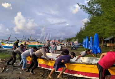 Akar Dorong Komunitas Nelayan Kelola Kekayaan Laut Bengkulu