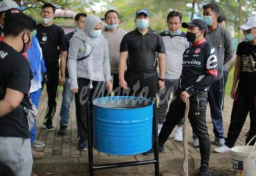 Tumpukan Sampah Pantai Panjang Bakal Disulap Jadi Taman Hipmi