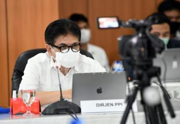 Dirjen PPI Ahmad M. Ramli dalam Rapat Virtual Kementerian Kominfo bertema "Menkominfo Menyapa: Indonesia Terkoneksi, Semakin Digital Semakin Maju", dari Jakarta, Senin (04/01/2021). - (Indra Kusuma)