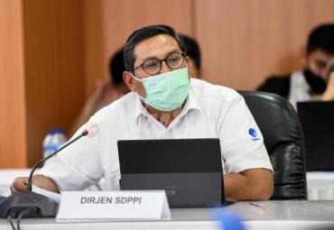 Dirjen SDPPI Ismail dalam Rapat Virtual Kementerian Kominfo bertema "Menkominfo Menyapa: Indonesia Terkoneksi, Semakin Digital Semakin Maju", dari Jakarta, Senin (04/01/2021). - (Indra Kusuma)