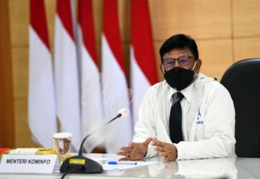 Menteri Kominfo Johnny G. Plate dalam Rapat Virtual Kementerian Kominfo bertema "Menkominfo Menyapa: Indonesia Terkoneksi, Semakin Digital Semakin Maju", dari Jakarta, Senin (04/01/2021). - (Indra Kusuma)