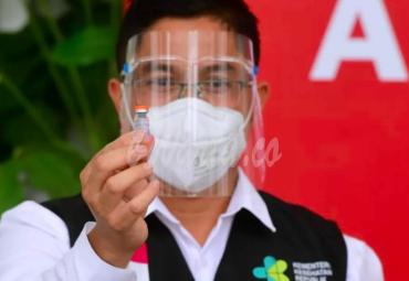 Sejumlah Perwakilan Berpartisipasi pada Vaksinasi Covid-19 Perdana Bersama Presiden