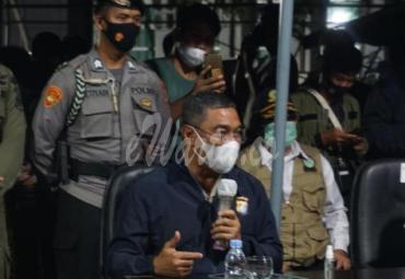 Kapolda Sulbar Irjen Pol Eko Budi Sampurno saat rapat di Posko Indul Satgas Bencana Sulbar