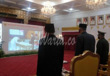 Mendagri Tito Karnavian melantik Robert Sombolon sebagai Penjabat Gubernur Bengkulu, Kamis (18/02/2021).