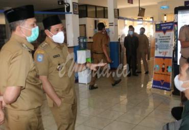 Wakil Walikota Bengkulu Dedy Wahyudi melakukan kunjungan ke Dinas Penanaman Modal dan Pelayanan Terpadu Satu Pintu (DPMPTSP) Kota Bengkulu, Senin pagi (22/2/2021).