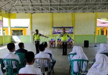 Polres Bengkulu Selatan Sosialisasi Tertib Lantas dan Prokes di SMAN 3