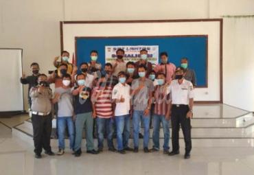 Polres Kaur Sosialisasikan Safety Riding pada Supir Bus Sekolah