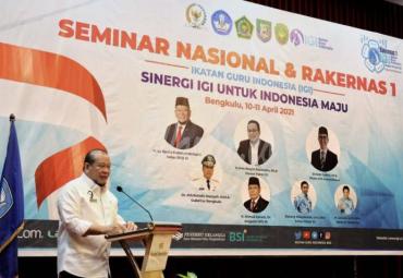 Ketua DPD RI, AA LaNyalla Mahmud Mattalitti saat membuka Rapat Kerja Nasional dan Seminar Nasional Ikatan Guru Indonesia (IGI) di Kota Bengkulu, Sabtu (10/4/2021). 