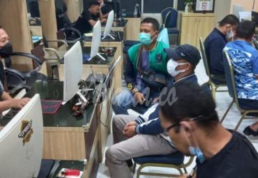 Polisi Tangkap Tersangka Dugaan Korupsi Dana Hibah KONI Mufran Imron di Jakarta