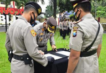 Kapolres Pimpin Sertijab Kabag Ops Polres Blitar