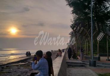 Pantai Panjang, Pekan Merayap dengan Segudang Pesona
