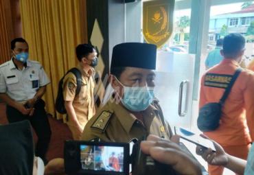 Kepala Dinas Pendidikan dan Kebudayaan provinsi Bengkulu saat memberikan keterangan kepada awak media, Senin (07/05/2021) siang.