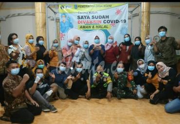 Ratusan Warga Desa Ngeni ikuti vaksinasi tehap pertama.