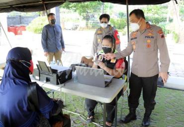 Kapolda Jateng Targetkan 117.478 Vaksinasi untuk Warga