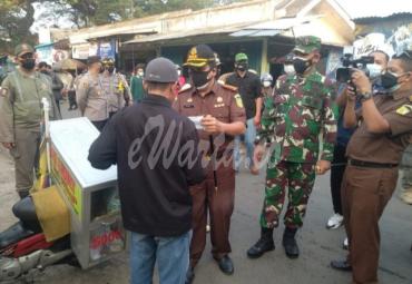 PPKM Darurat, Kajari Blitar Turut Meninjau Pasar Kesamben
